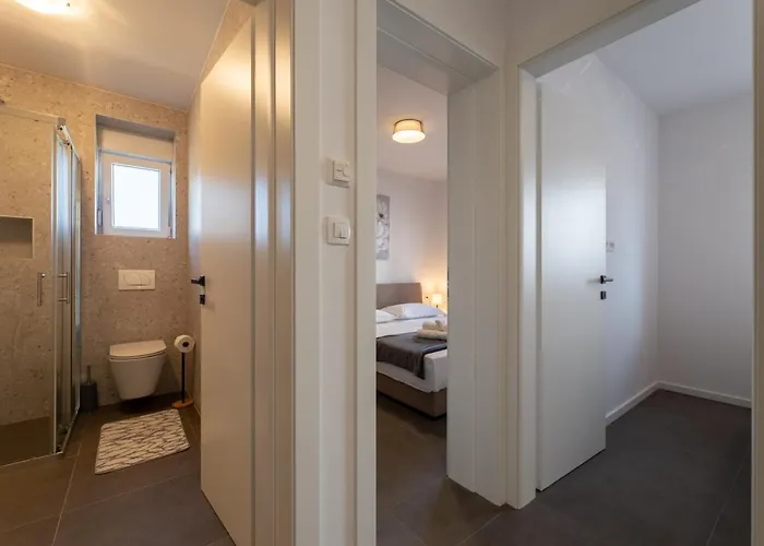 Maya & Tina * Trogir