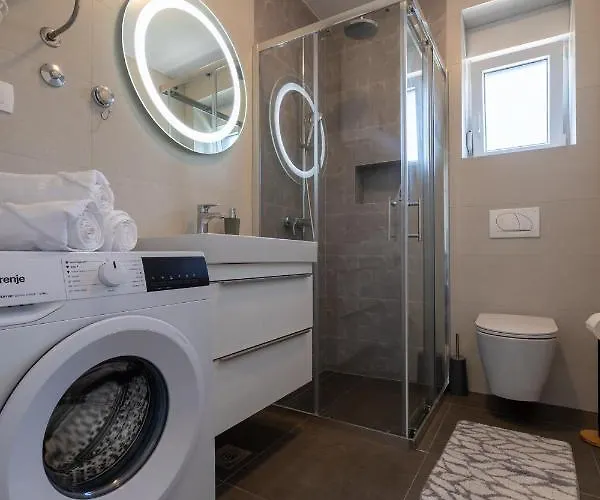 Maya & Tina * Trogir