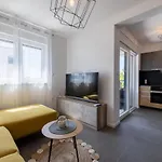 Maya & Tina Apartament Trogir